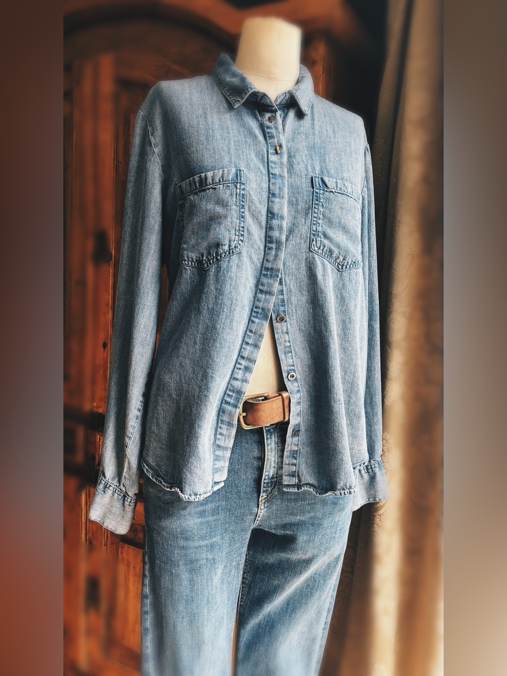 Vintage Wash Denim Button-Down Shirt & Two Vintage Red Arrow & Shell stick pins - Picture 3 of 10